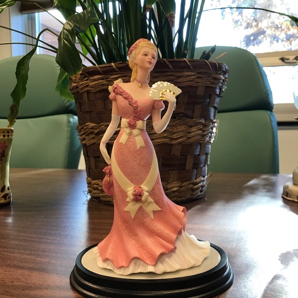 Lenox Royal Reception 1992 figurine - Picture 2 of 8